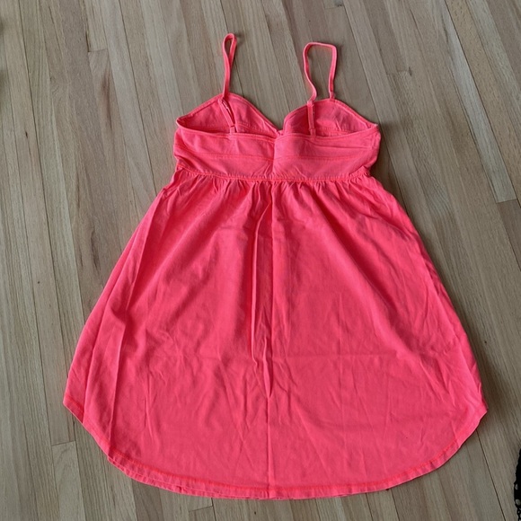 TNA by Aritzia summer dress neon pink Sz L - Picture 4 of 7